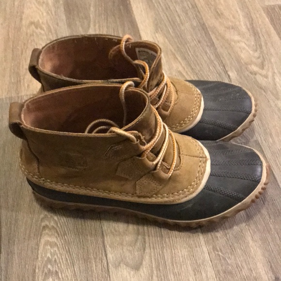 Sorel Ankle Boots - Picture 2 of 3